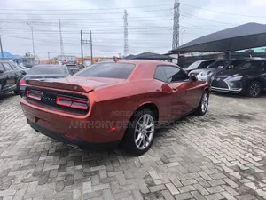 Dodge Challenger GT 2023 Orange
