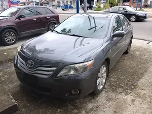 Toyota Camry LE 4dr Sedan (2.5L 4cyl 6A) 2011 Gray