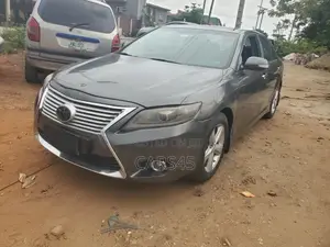 Toyota Camry SE 4dr Sedan (2.5L 4cyl 6AM) 2010 Gray