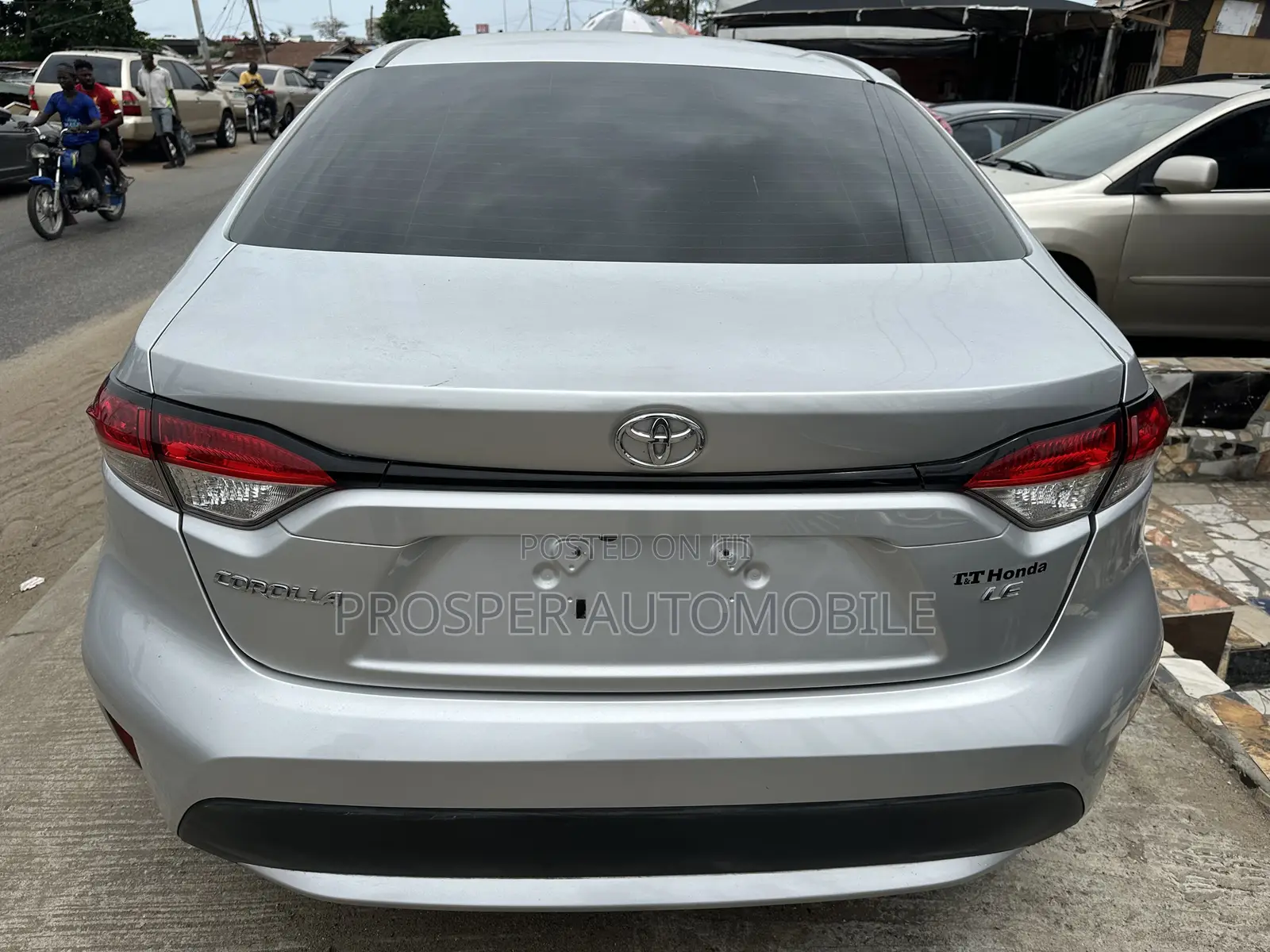 Toyota Corolla LE 2020 Silver