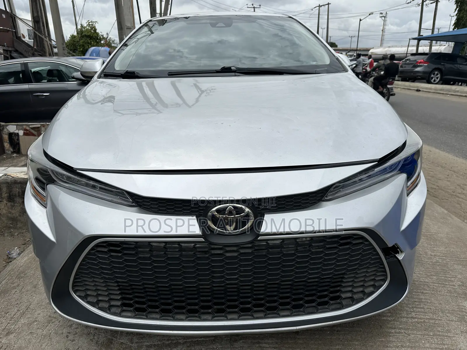 Toyota Corolla LE 2020 Silver