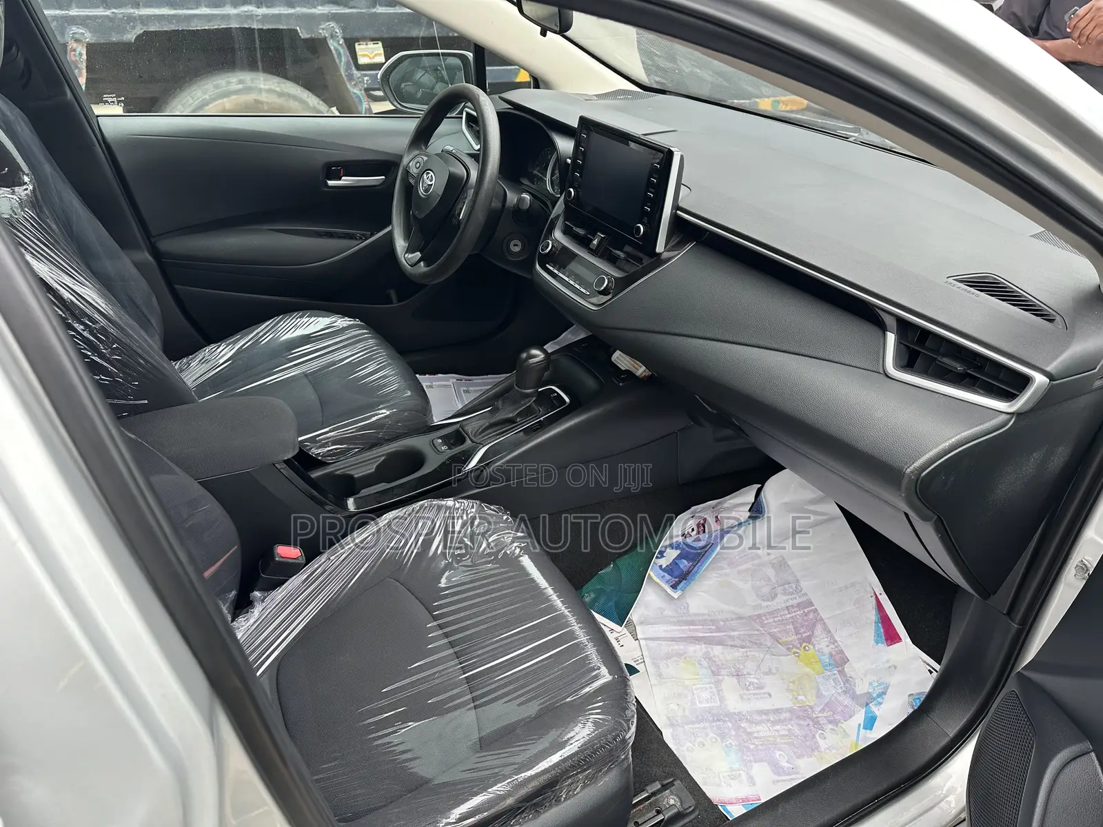 Toyota Corolla LE 2020 Silver