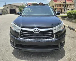 Toyota Highlander XLE 4dr SUV AWD (3.5L 6cyl 6A) 2015 Black