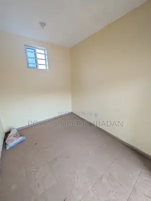 Single Shop Facing Main Road