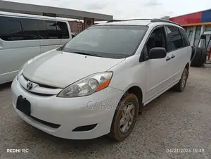 Toyota Sienna 2008 White