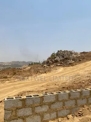 300sqm Land
