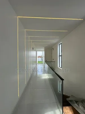 5bdrm Duplex in Chevron for sale