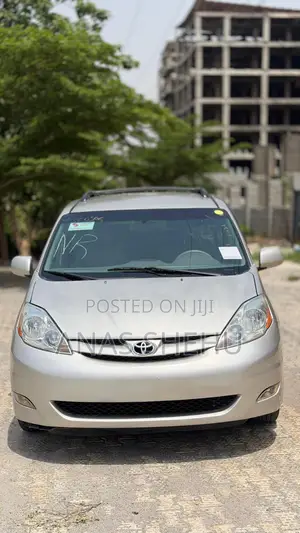 Toyota Sienna XLE AWD 2005 Silver