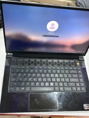 Laptop Dell Allenware M15 R5 32GB AMD Ryzen 9 SSD 1T
