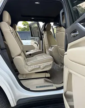 Cadillac Escalade 2022 White