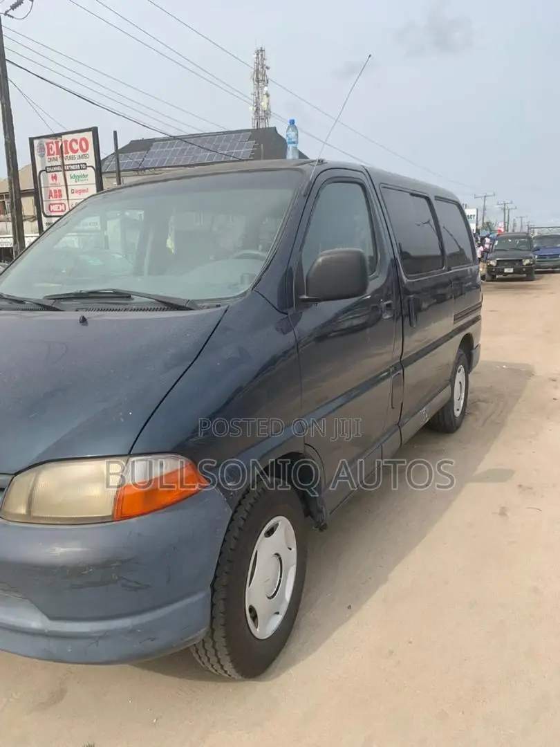 Toyota HiAce 2007 Green