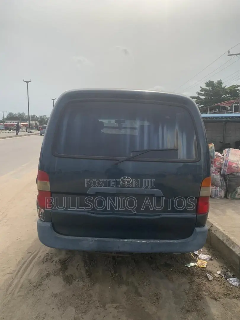 Toyota HiAce 2007 Green