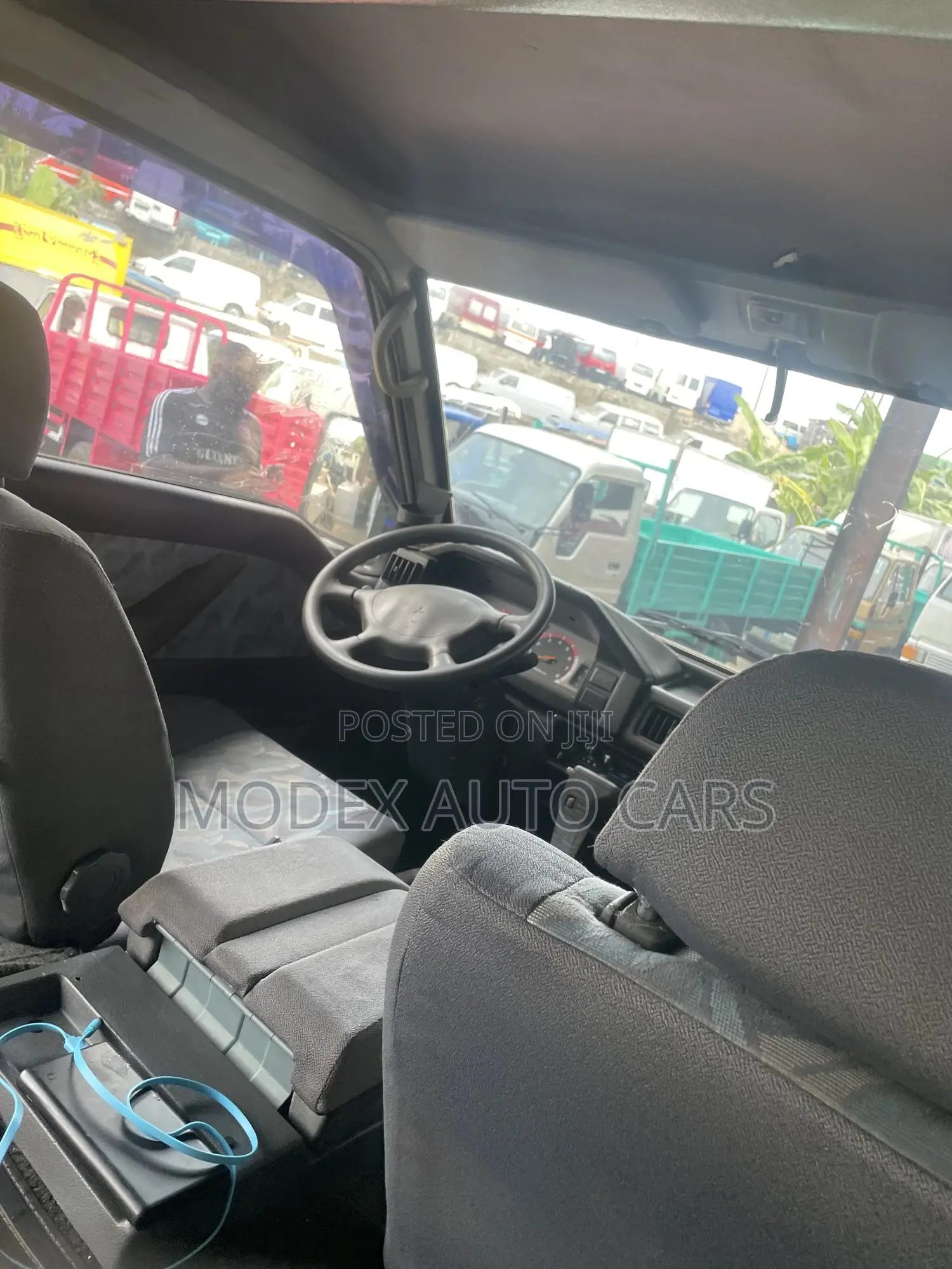Mitsubishi Delica 2012