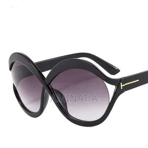 Trendy Ladies Eye Glasses Bold Unique Frame With Case (Black)