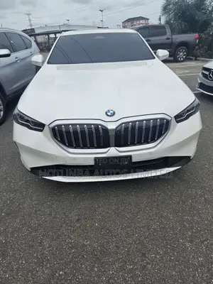 BMW 540i 2025 White