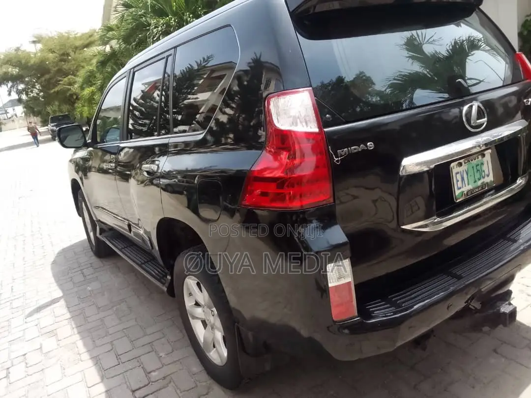 Lexus GX 2012 Blue