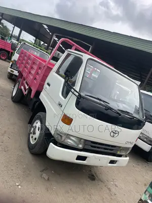 Toyota Dyna 200