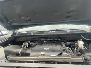 Toyota Tundra Platinum 5.7L V8 4x4 CrewMax 5.6 ft. box 145.7 in. WB
