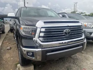 Toyota Tundra 2018 Black