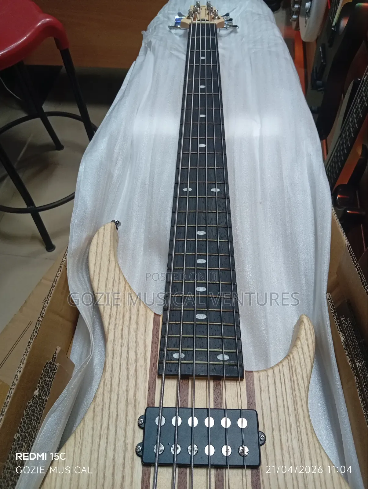 24frets Magna 6- Strings Electric Bass Guitar