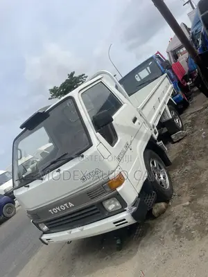 Toyota Dyna 100