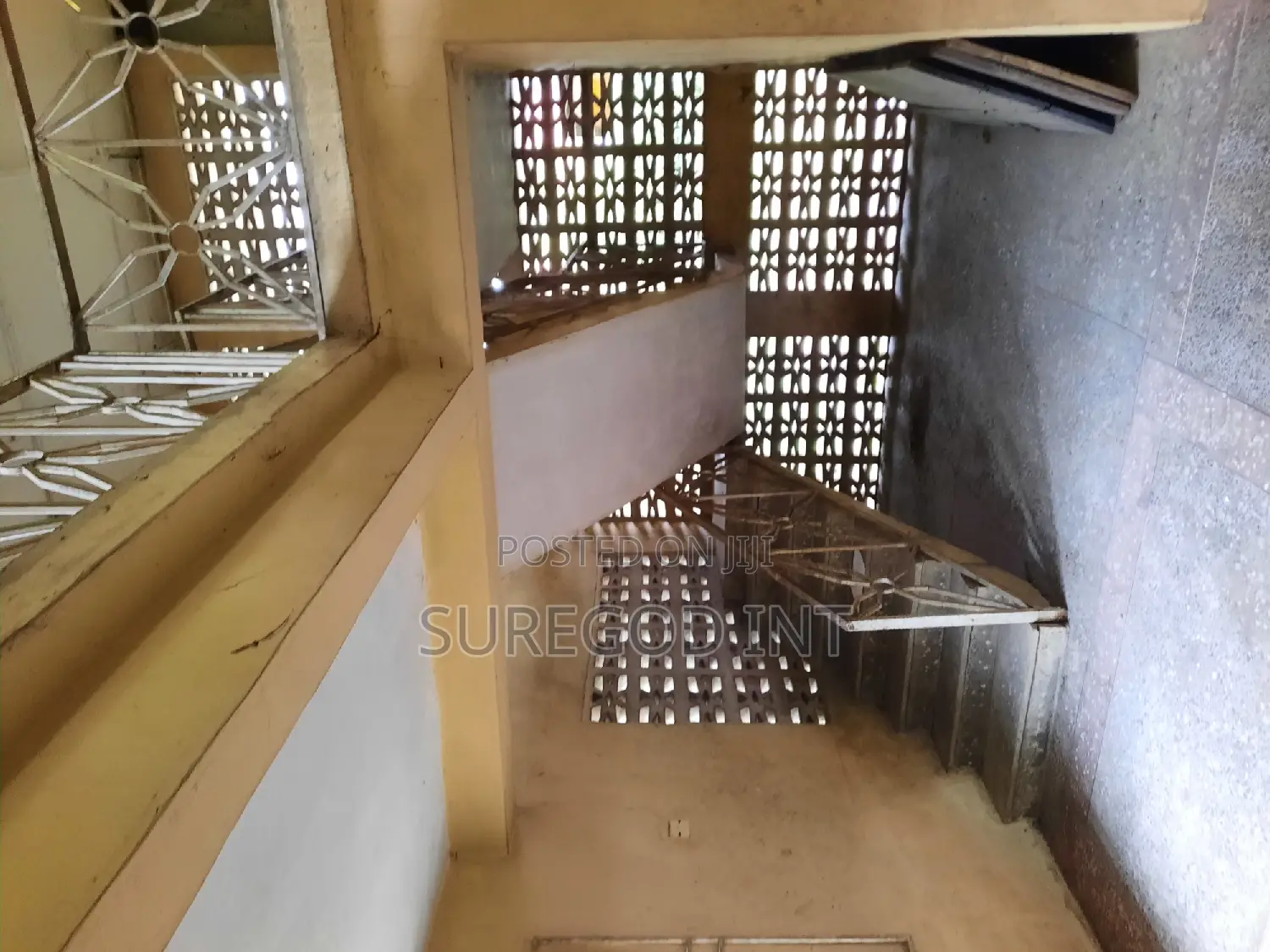Hall / Warehouse