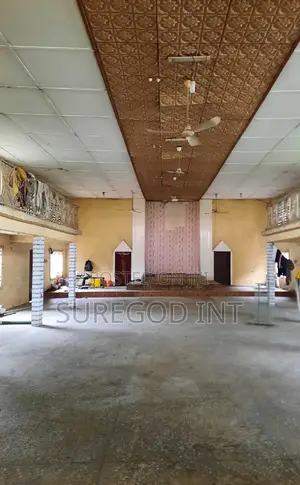 Hall / Warehouse