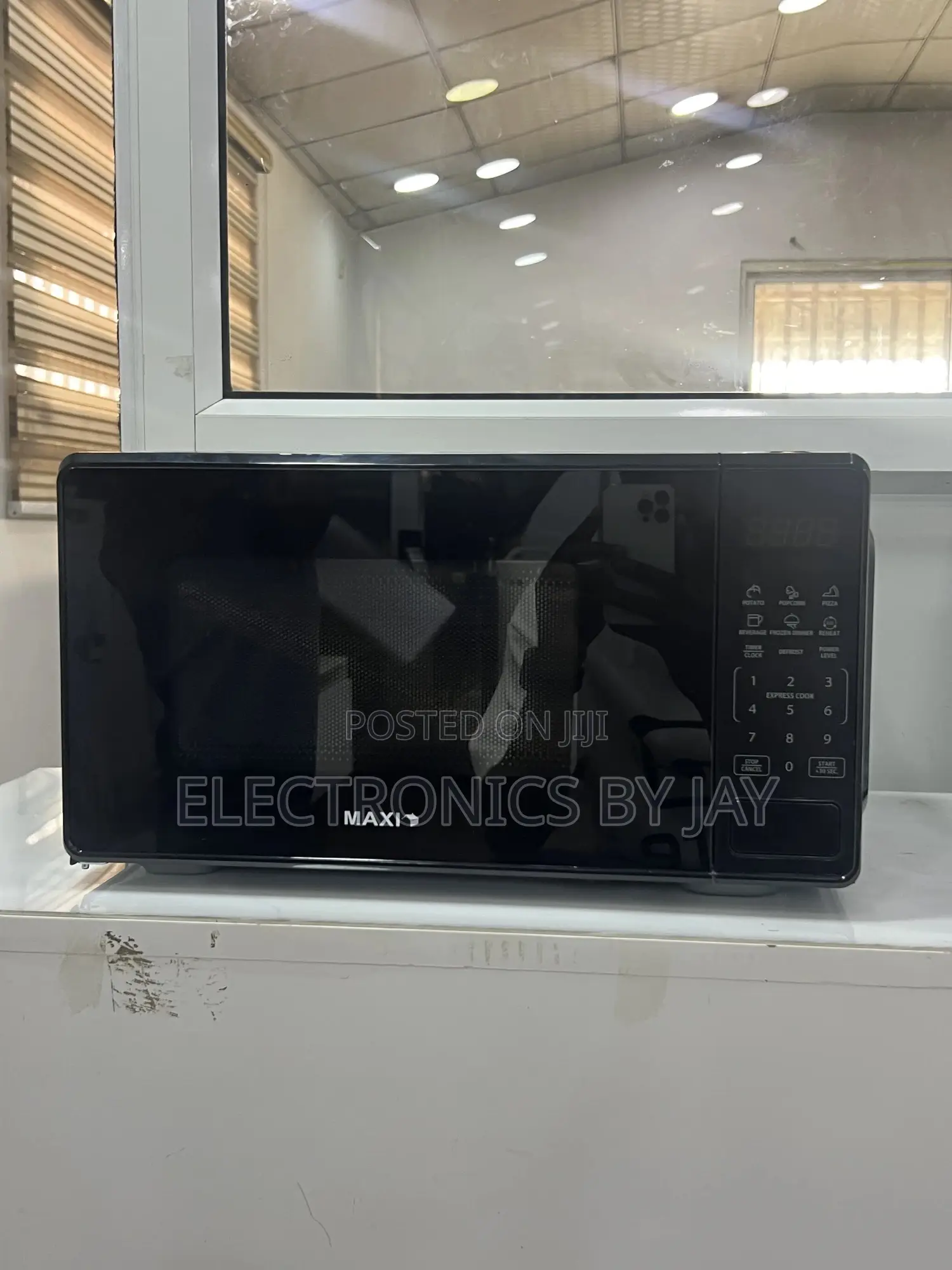 Maxi Digital Microwave