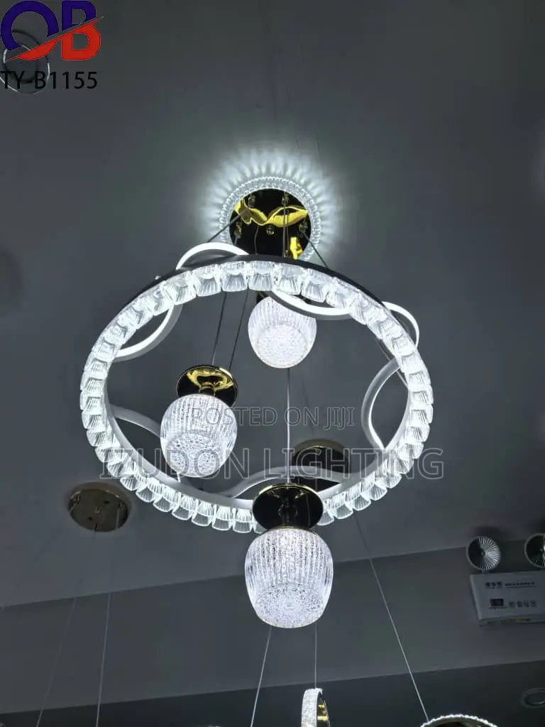 Fancy Dropping Chandelier