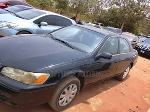 Toyota Camry 2000 Black