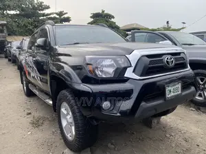 Toyota Tacoma V6 4dr Double Cab 4WD 5.0 ft. SB (4.0L 6cyl 6M) 2015