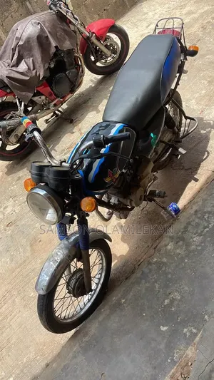 Bajaj Boxer 2018 Red