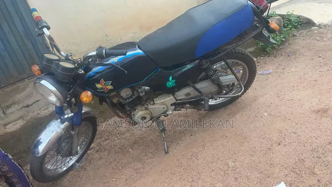 Bajaj Boxer 2018 Red
