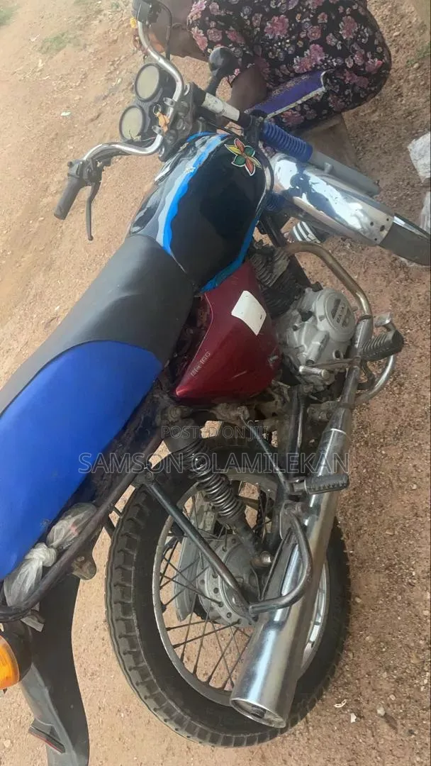 Bajaj Boxer 2018 Red