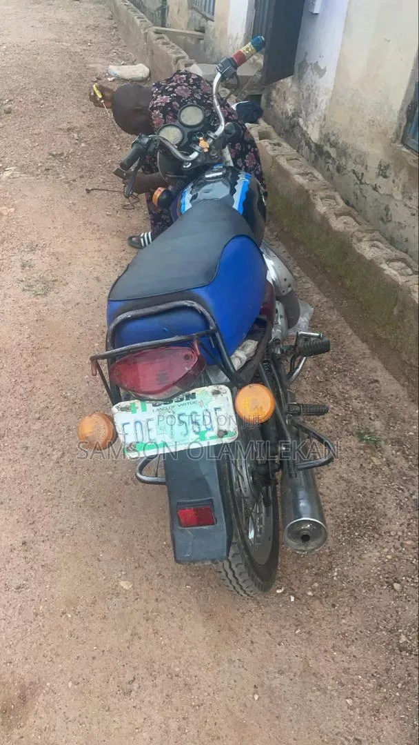 Bajaj Boxer 2018 Red