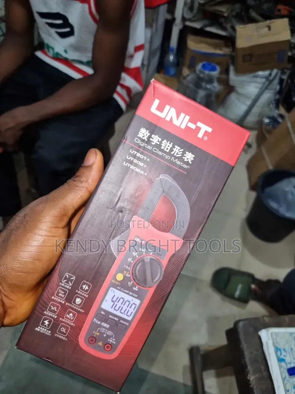 Digital Clamp Meter