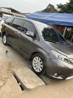 Toyota Sienna 2017 Gray