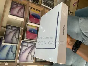 New Laptop Apple MacBook Air 2025 M4 13-inch 16GB SSHD+SSD 512GB