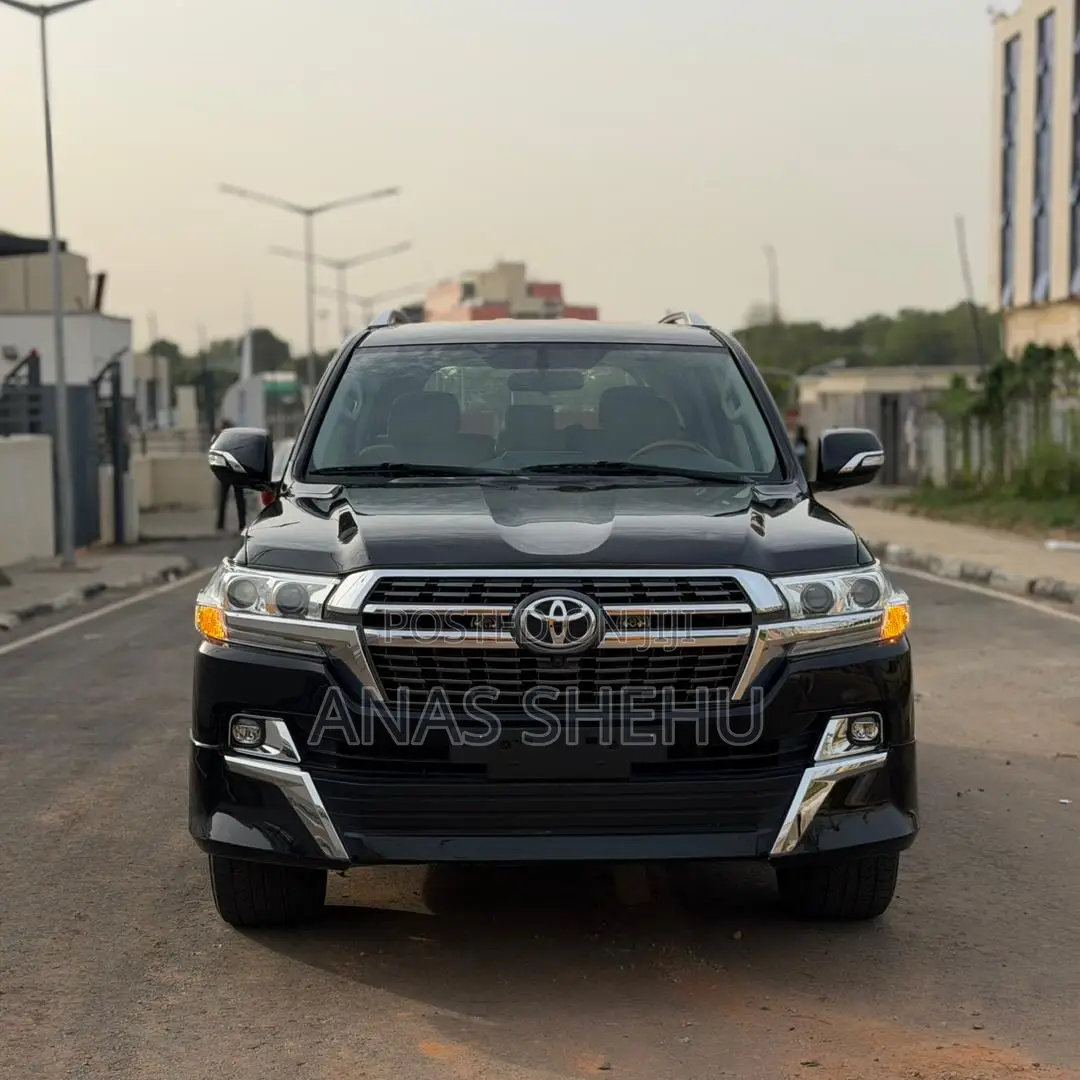 Toyota Land Cruiser 5.7 V8 2012 Black