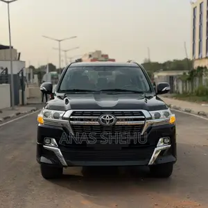 Toyota Land Cruiser 5.7 V8 2012 Black