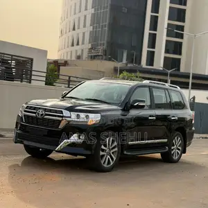 Toyota Land Cruiser 5.7 V8 2012 Black