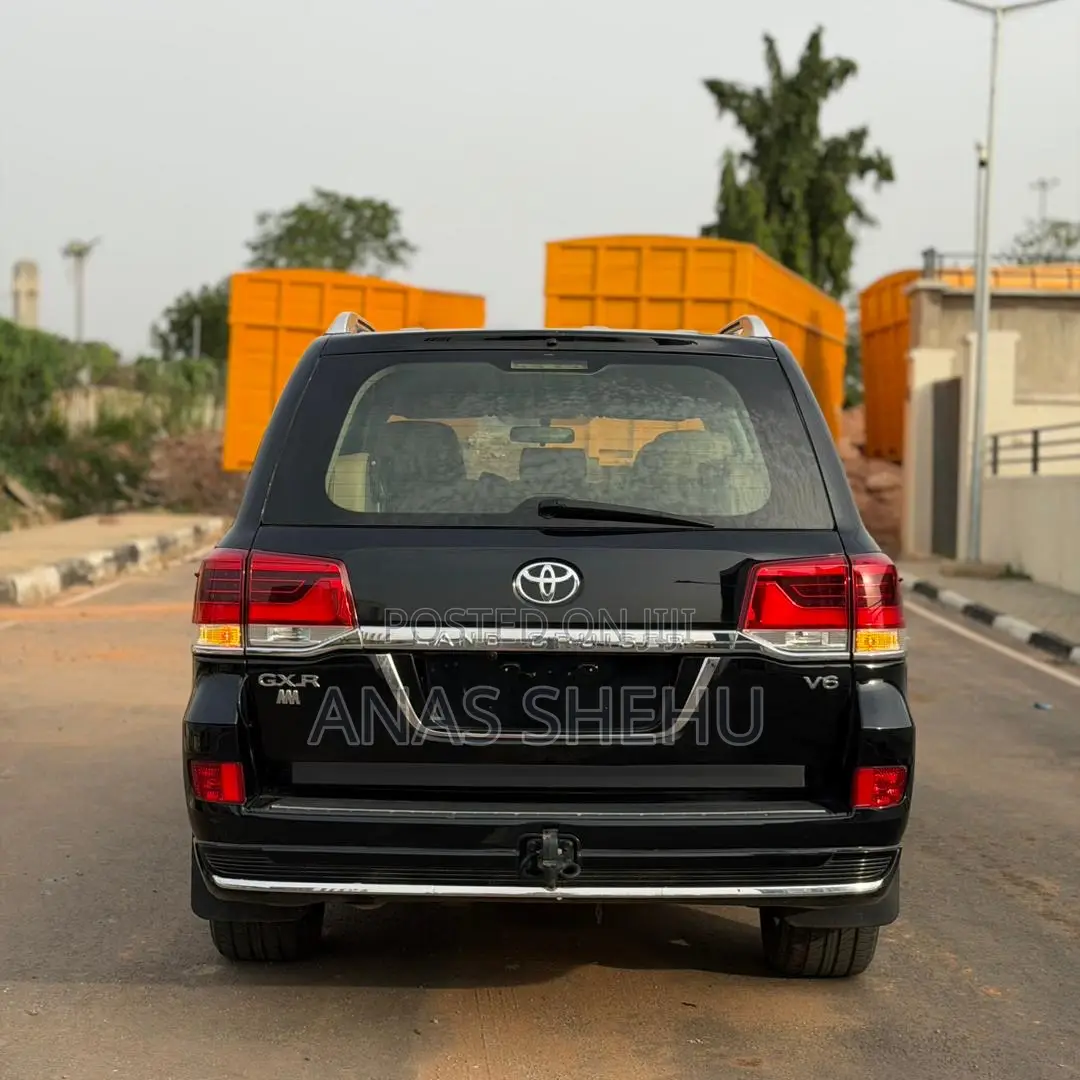 Toyota Land Cruiser 5.7 V8 2012 Black
