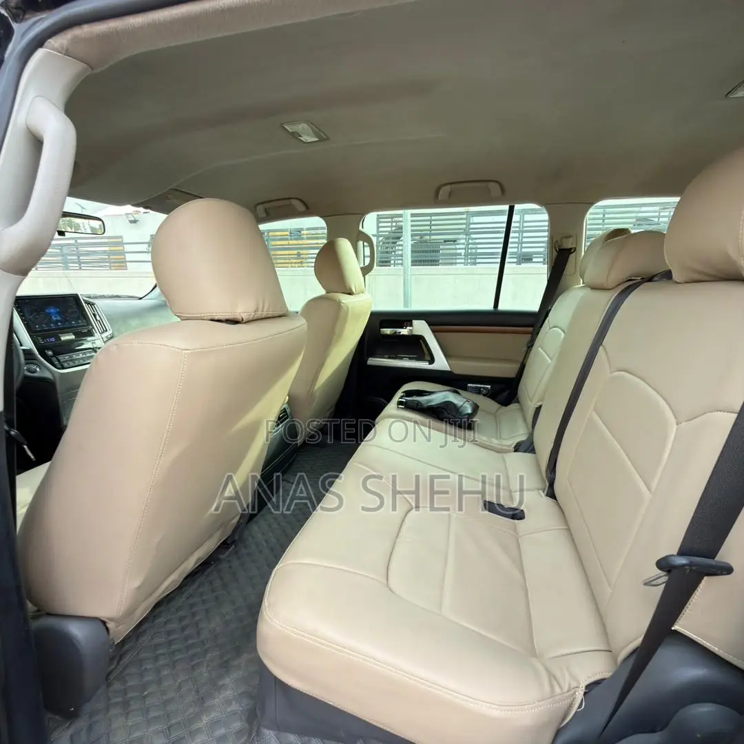 Toyota Land Cruiser 5.7 V8 2012 Black
