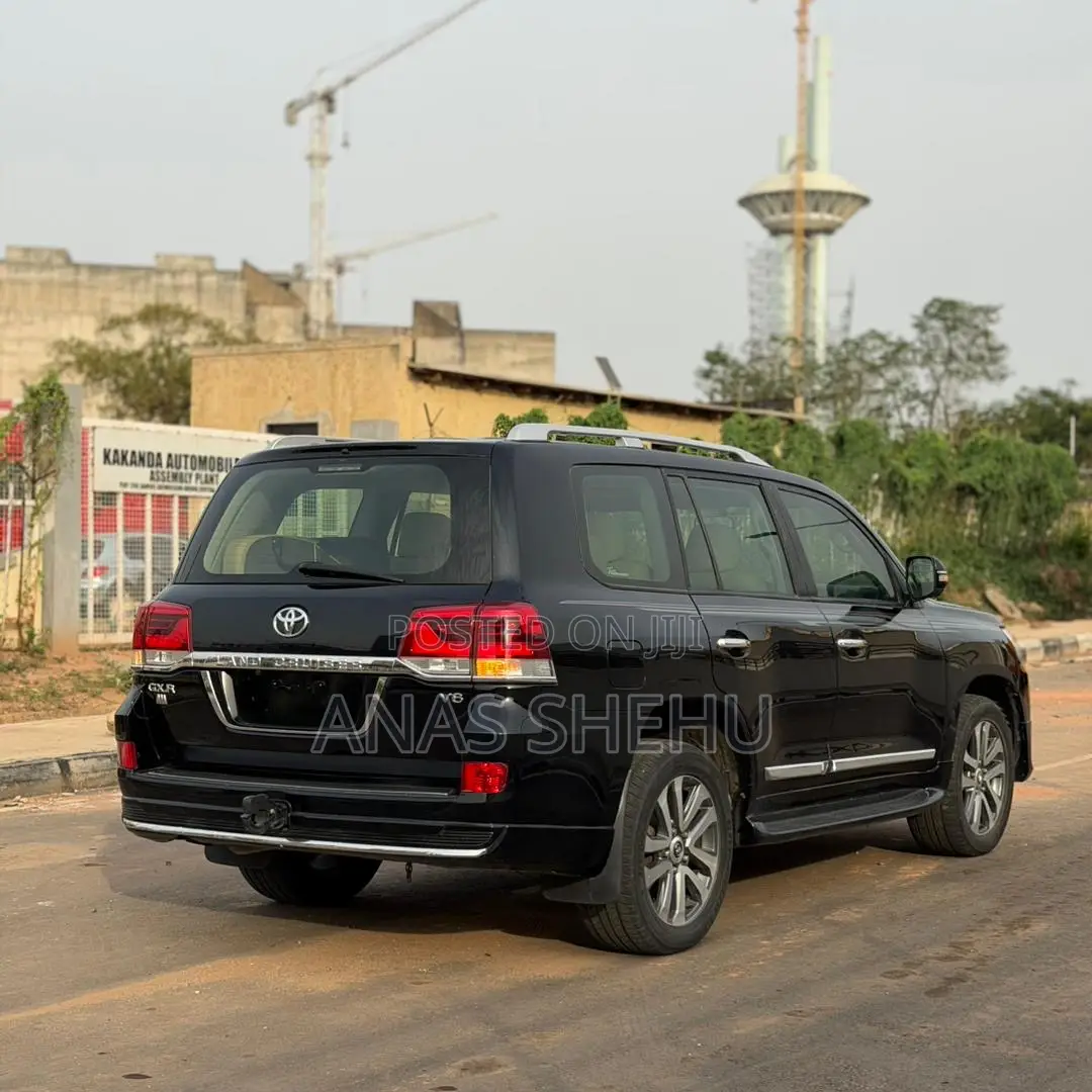 Toyota Land Cruiser 5.7 V8 2012 Black