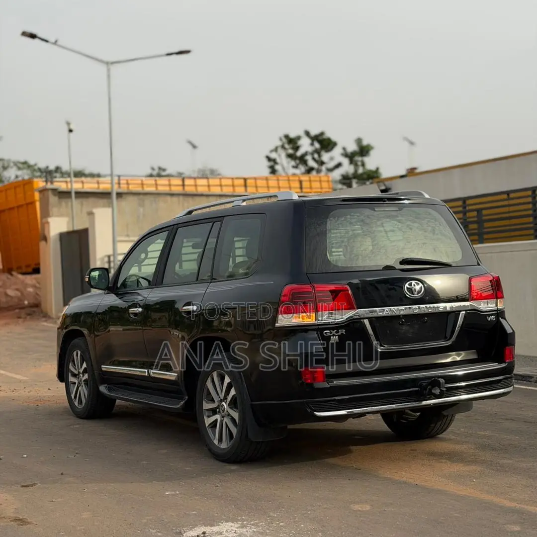 Toyota Land Cruiser 5.7 V8 2012 Black