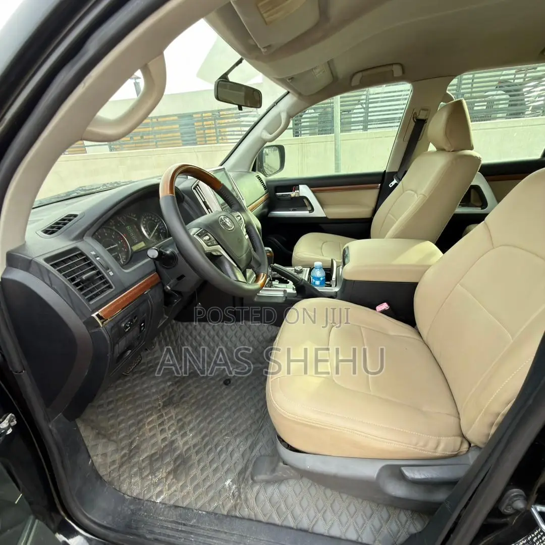 Toyota Land Cruiser 5.7 V8 2012 Black