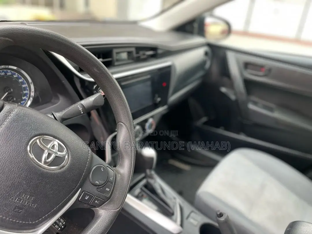 Toyota Corolla 2017 Gray