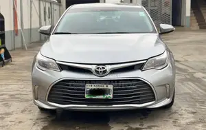Toyota Avalon XLE 4dr Sedan (3.5L 6cyl 6A) 2015 Silver