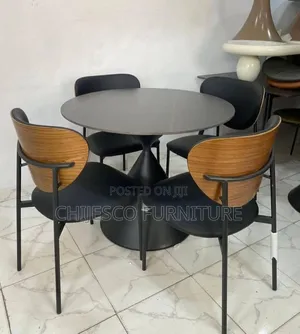 Quality Round Dining Table With 4 Seater Chair