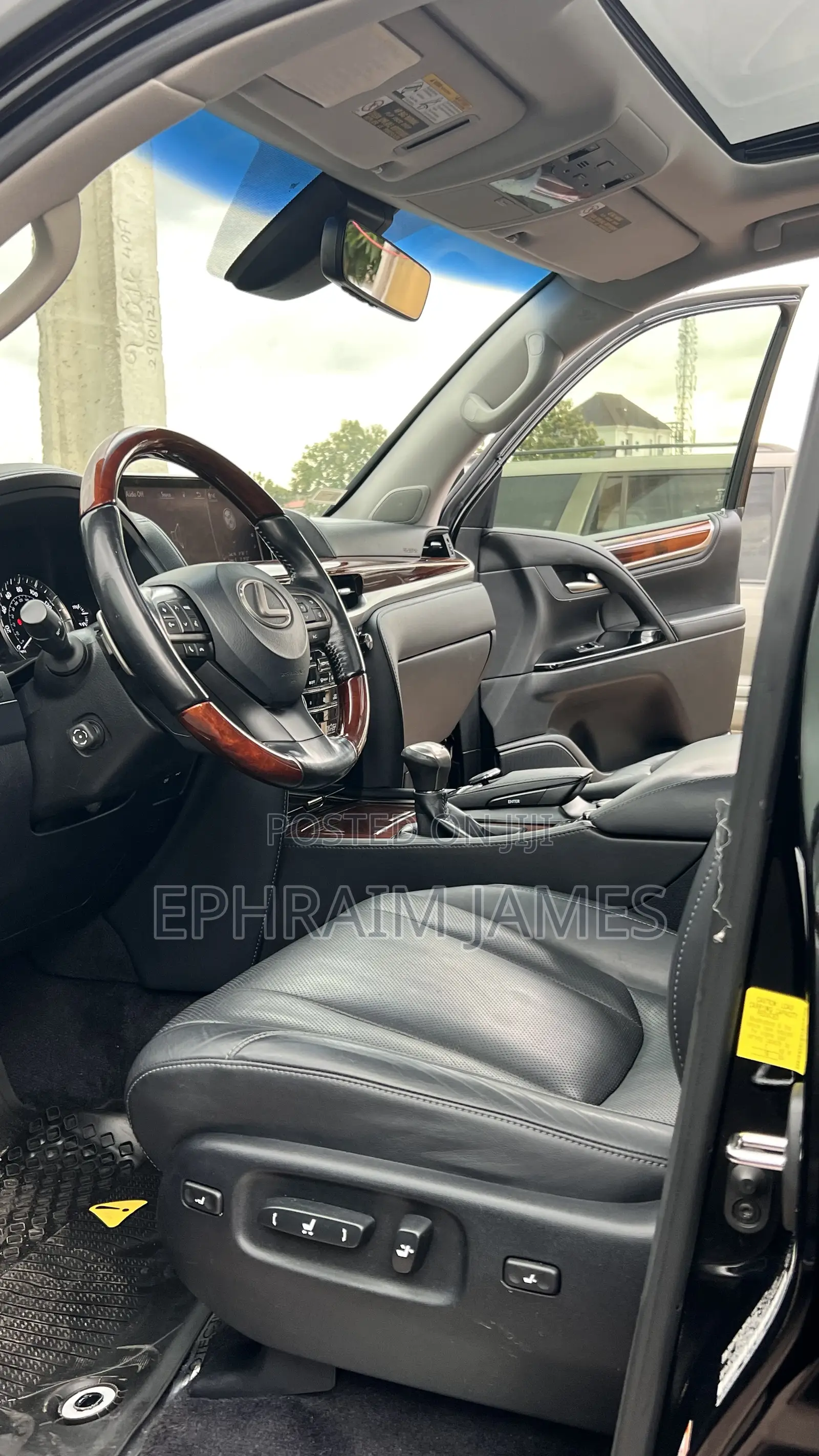 Lexus LX 570 AWD 2017 Black
